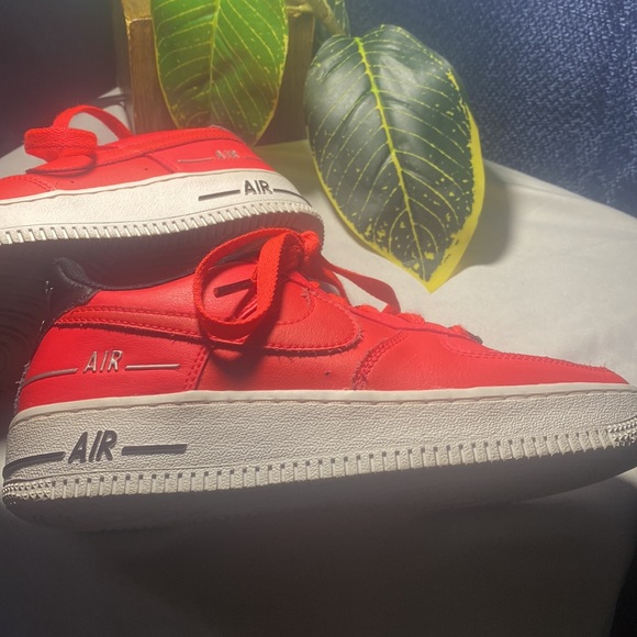 Sold Nike Air Force 1 LV8 3 CJ4092-600 size 4Y Red unisex like new condition - Picture 10 of 12